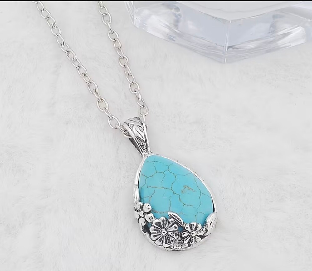 Turquoise Teardrop Pendant Necklace Silver Tone Floral Southwestern Boho